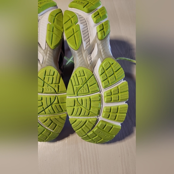 ASICS Gel GT-2000 Dynamic Duomax Guidance Line AHAR+ Ladies Size 9 - worn once - Picture 9 of 13